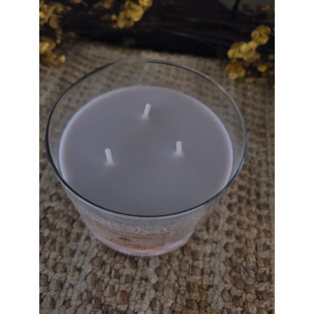Black Chamomile - Bath and Body Works 3-wick - Picture 2 of 3